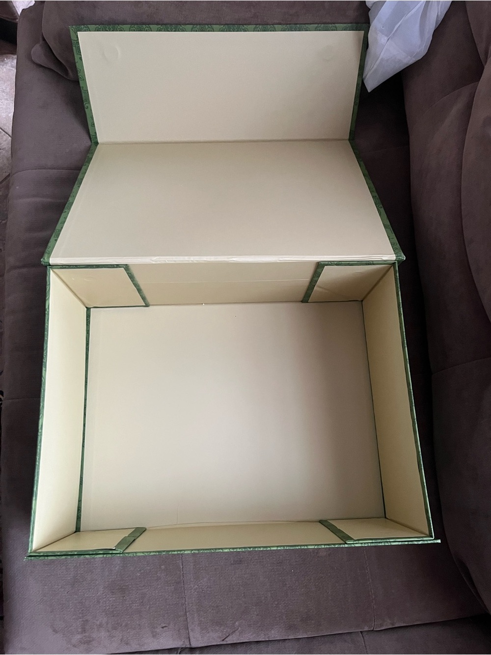 Large Gucci Box 15”L x 11.5”W x 6”D - Picture 3 of 10